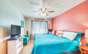Downstairs bdrm #1 - King bed
